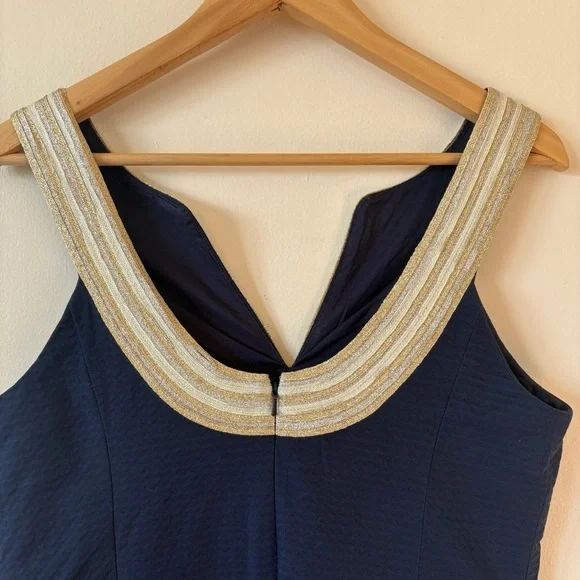 Lilly Pulitzer Valli Shift Dress Navy Gold Figure Flattering notch neckline 4 - Picture 6 of 6